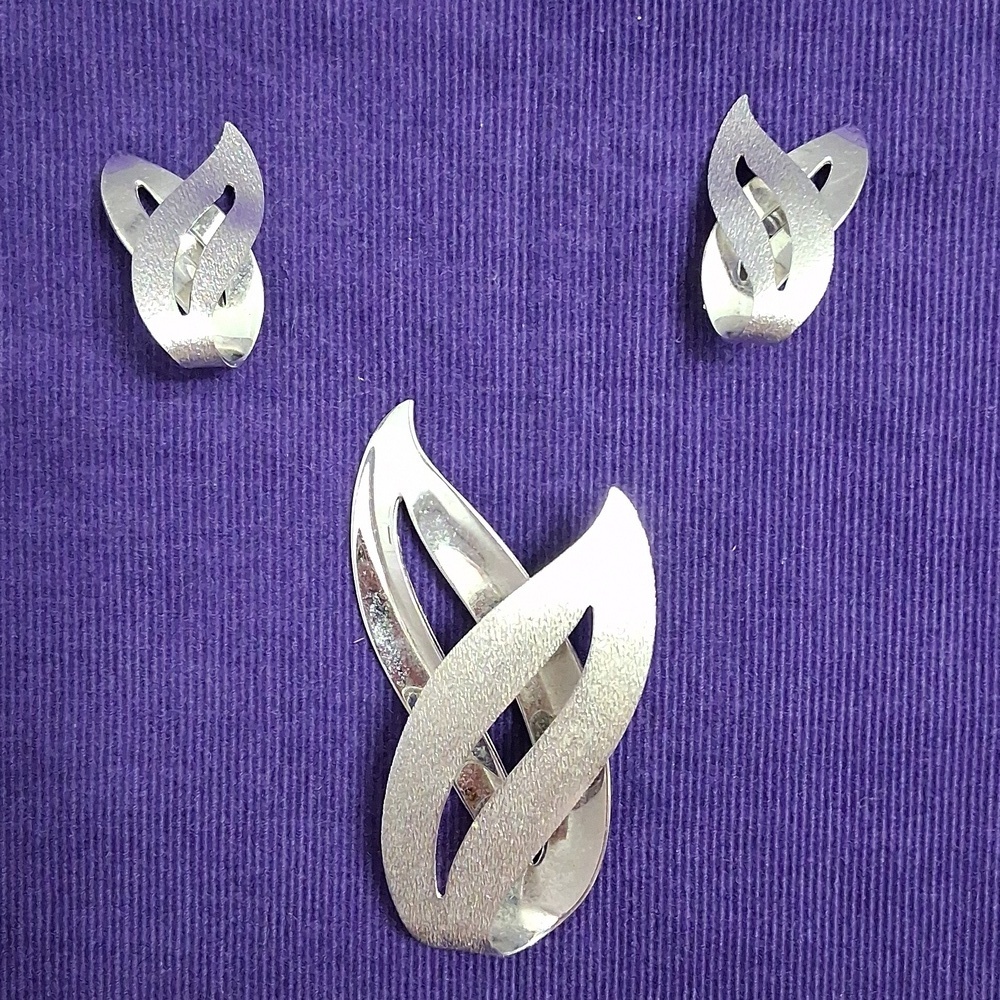 Vintage Sarah Coventry Satin Flame Brooch And Earrings Silver Twin Flamesk Clip